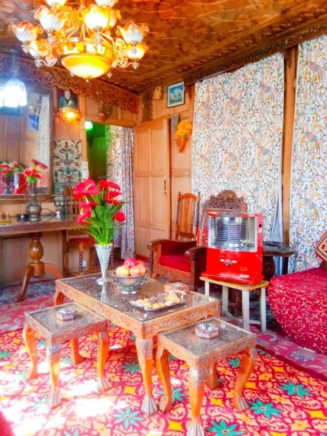 New Minar Group Of Houseboats Hotel Srīnagar Екстериор снимка