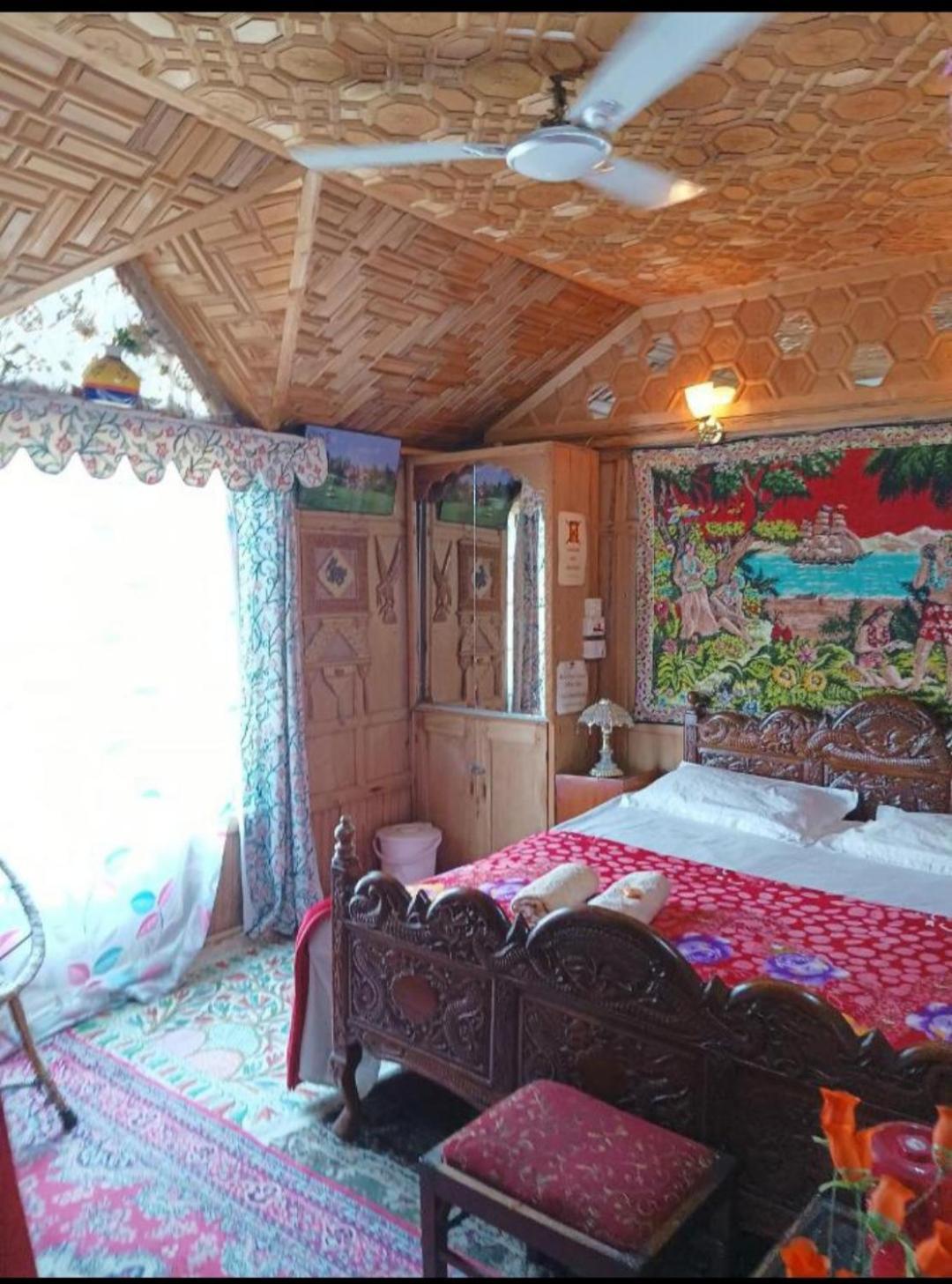New Minar Group Of Houseboats Hotel Srīnagar Екстериор снимка