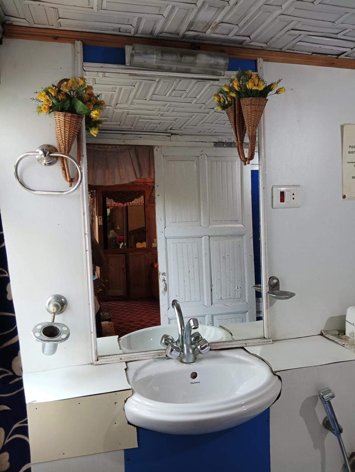 New Minar Group Of Houseboats Hotel Srīnagar Екстериор снимка