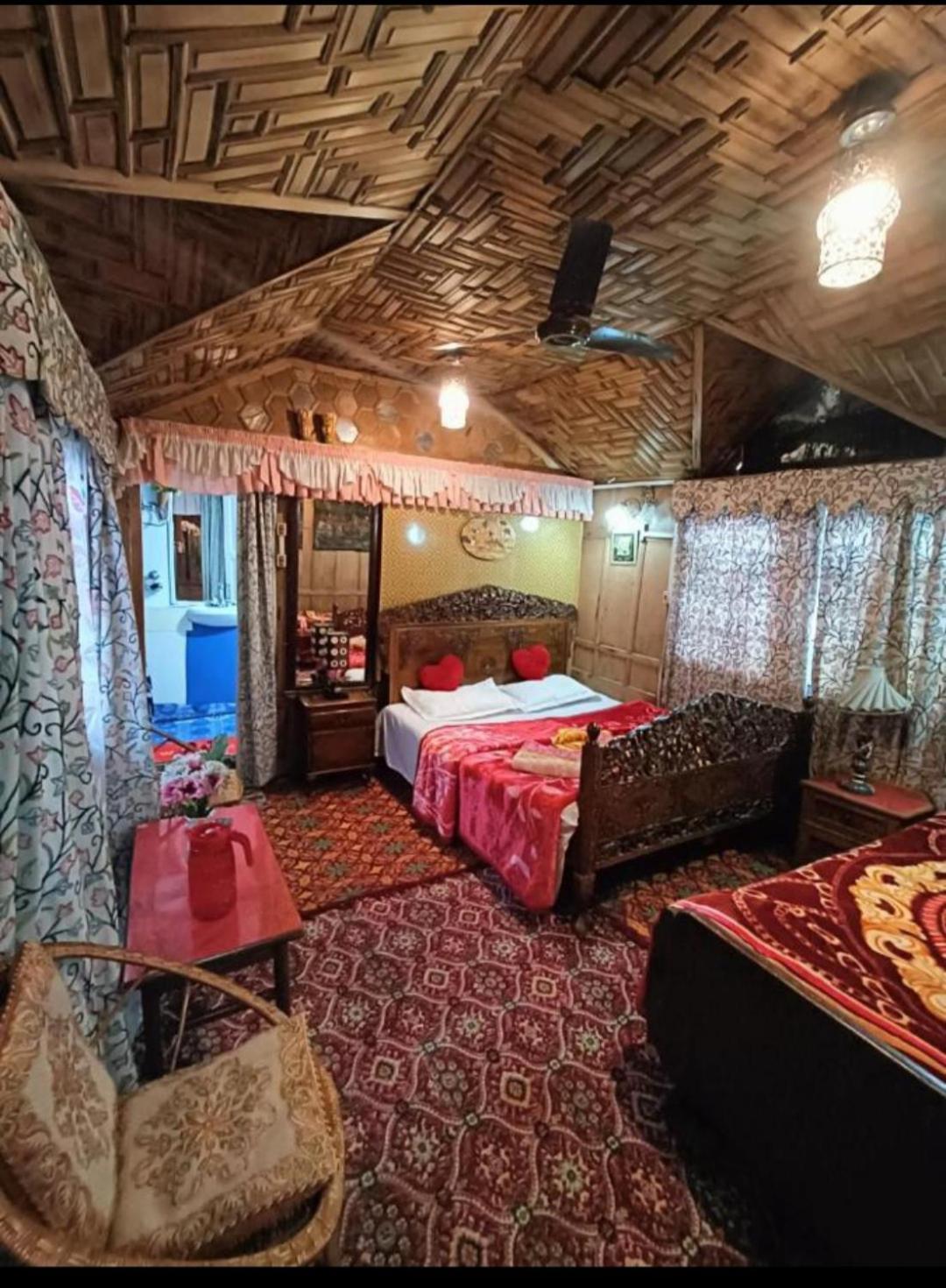 New Minar Group Of Houseboats Hotel Srīnagar Екстериор снимка