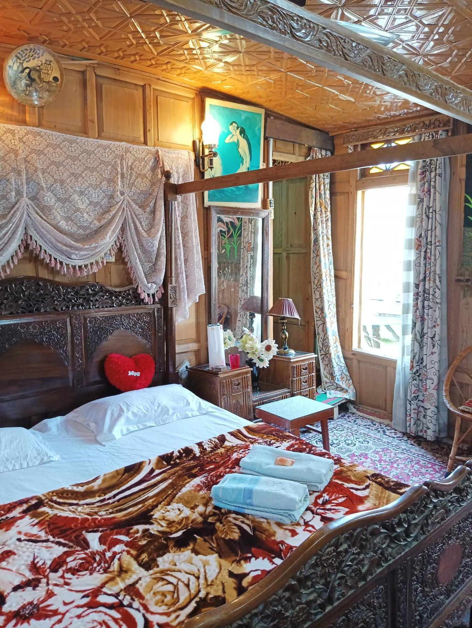 New Minar Group Of Houseboats Hotel Srīnagar Екстериор снимка