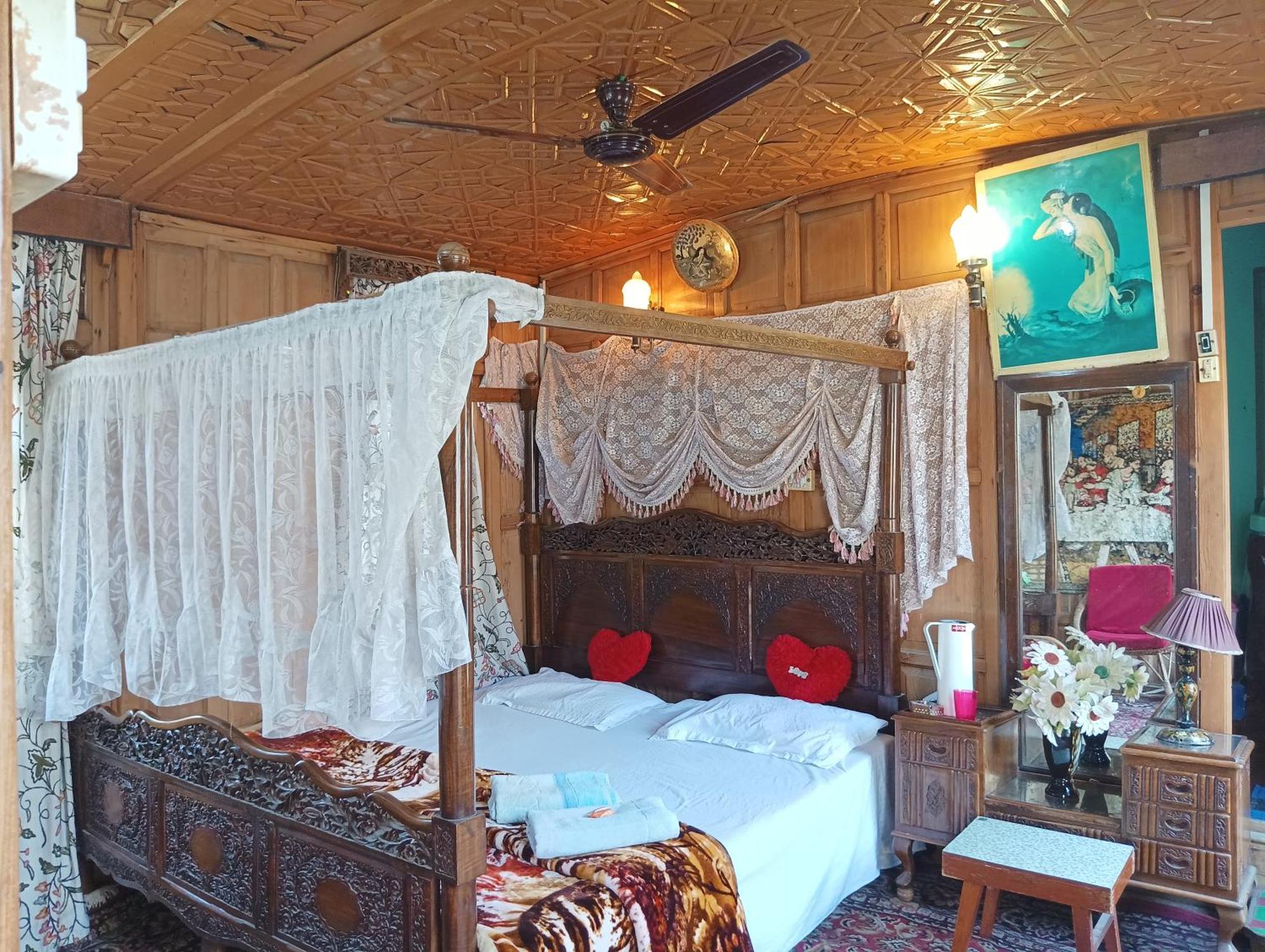New Minar Group Of Houseboats Hotel Srīnagar Екстериор снимка