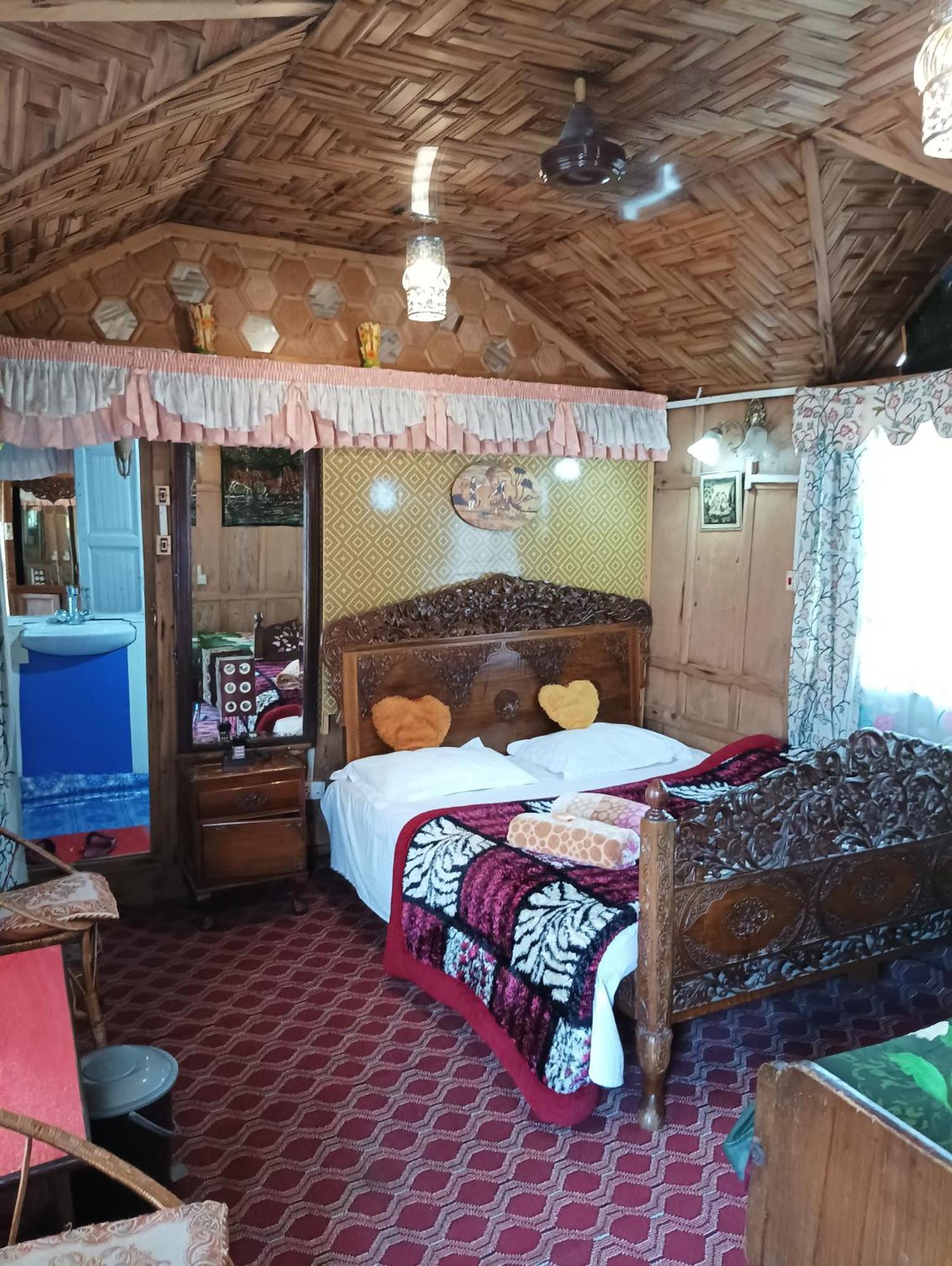 New Minar Group Of Houseboats Hotel Srīnagar Екстериор снимка