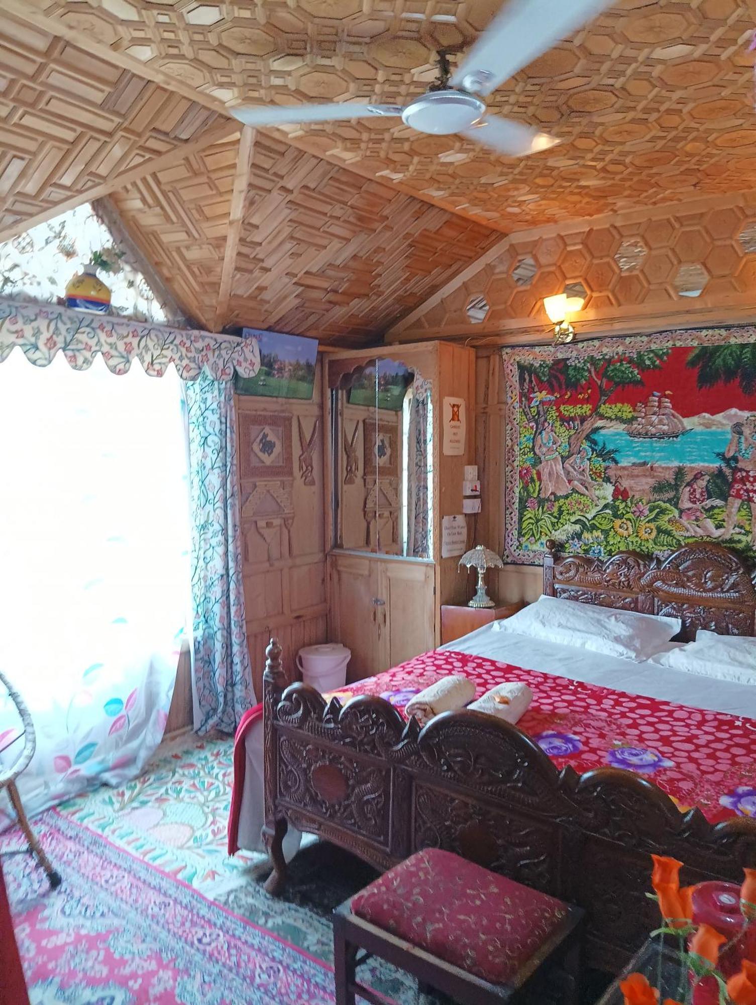 New Minar Group Of Houseboats Hotel Srīnagar Екстериор снимка