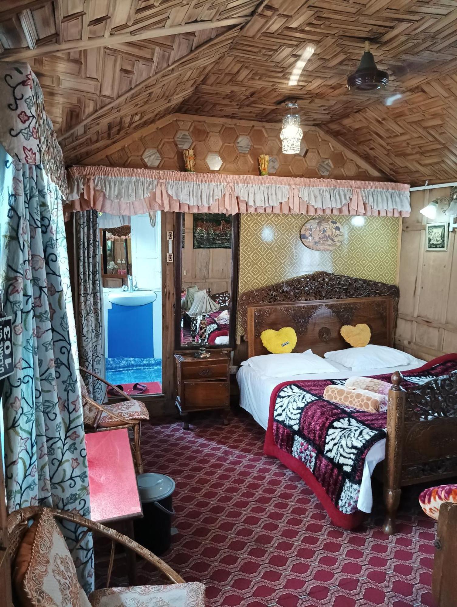 New Minar Group Of Houseboats Hotel Srīnagar Екстериор снимка